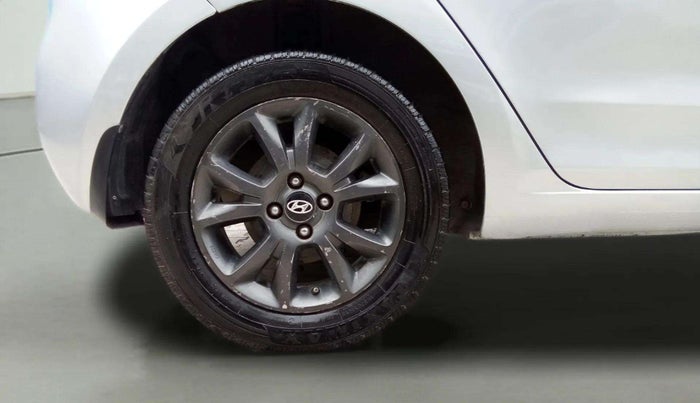2019 Hyundai Elite i20 SPORTZ PLUS 1.2, CNG, Manual, 1,00,244 km, Right Rear Wheel