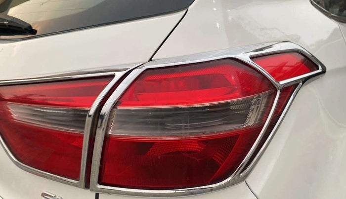 2015 Hyundai Creta SX 1.6 DIESEL, Diesel, Manual, 75,665 km, Right tail light - < 2 inches,no. = 2