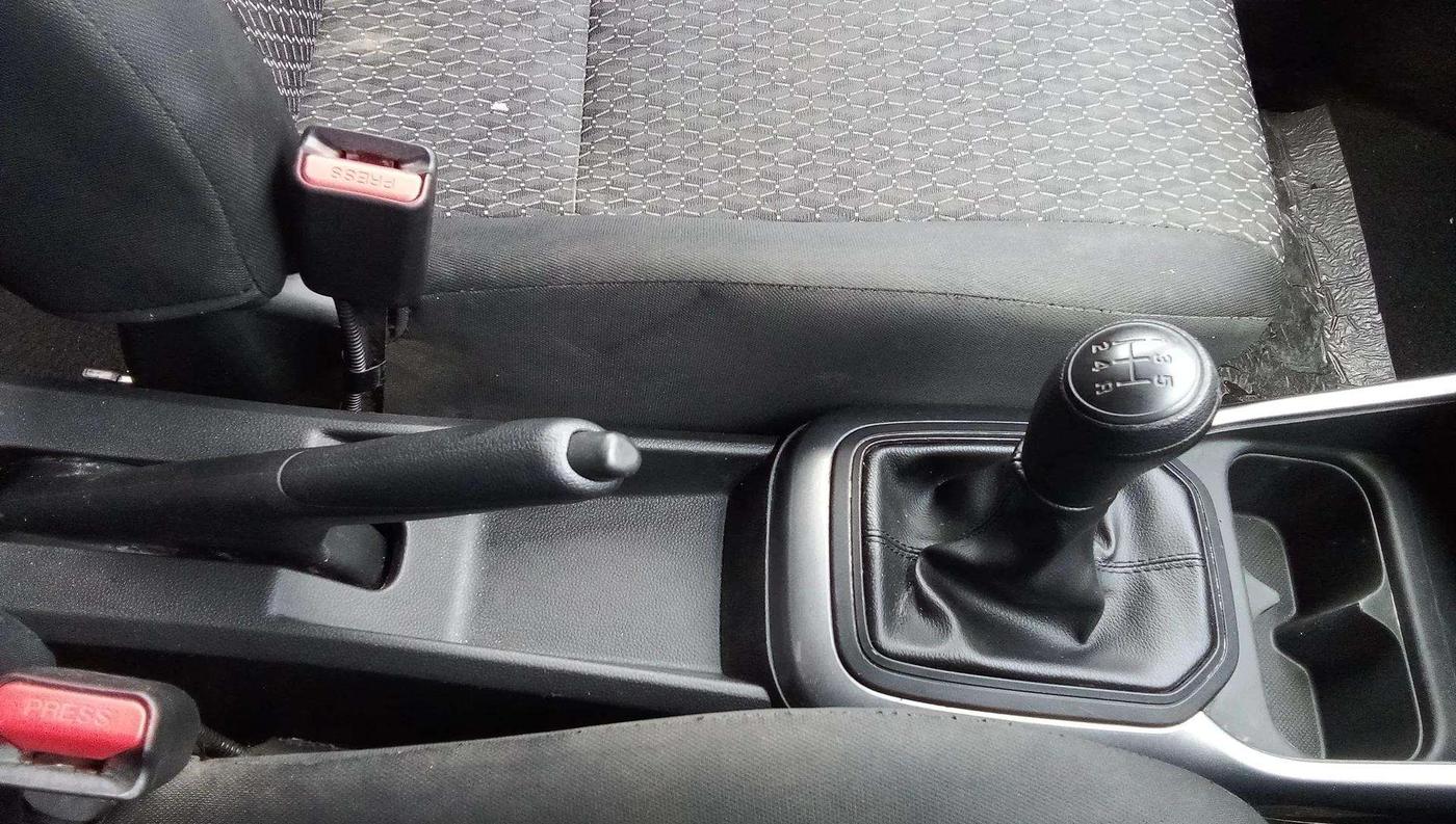 2023 Maruti IGNIS SIGMA 1.2, Petrol, Manual, 39,599 km, Gear Lever