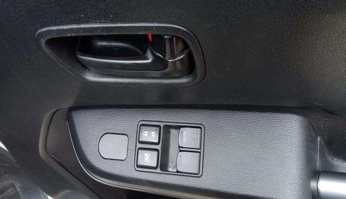 2023 Maruti IGNIS SIGMA 1.2, Petrol, Manual, 39,599 km, Driver Side Door Panels Control