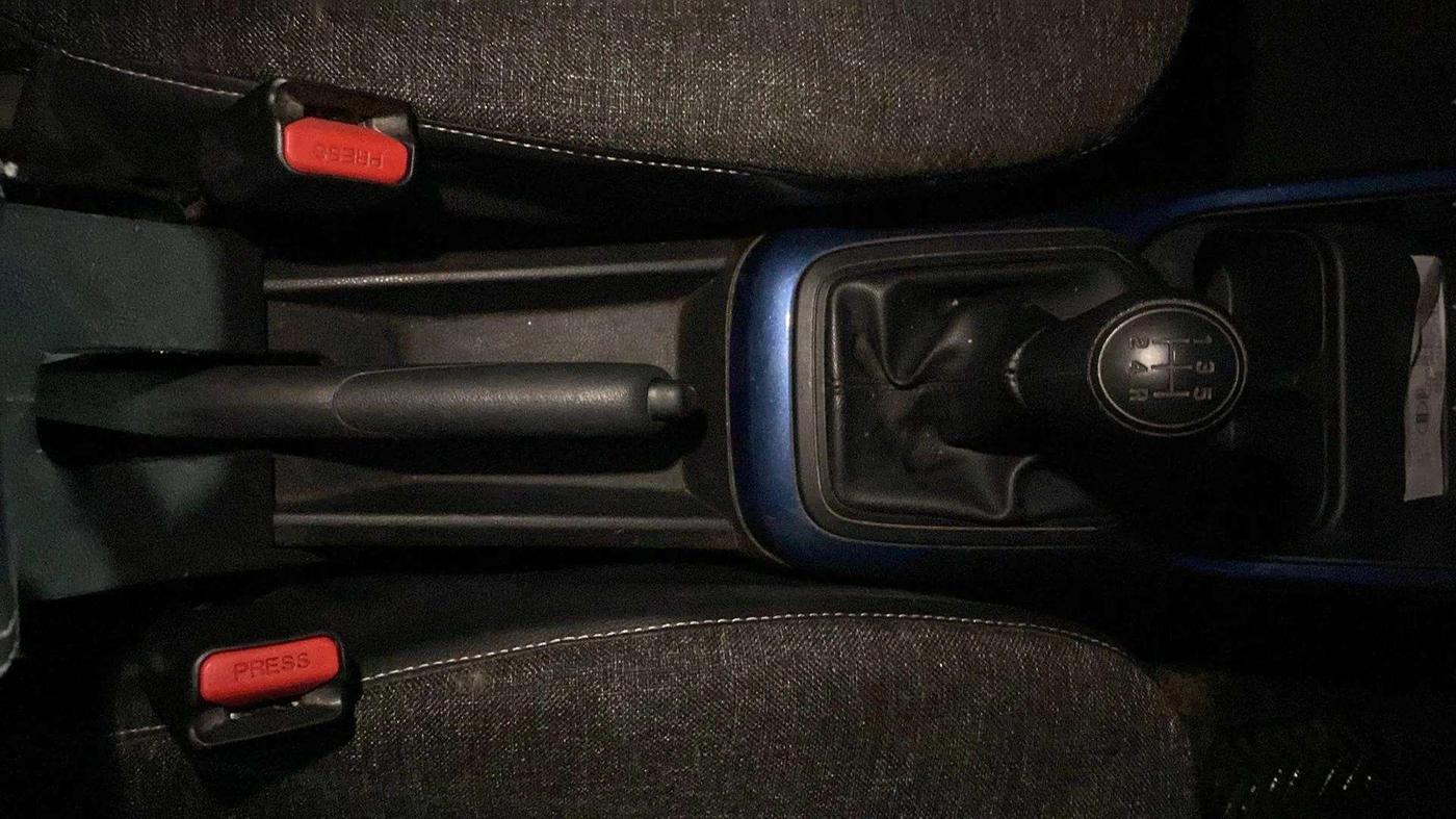 2022 Maruti IGNIS SIGMA 1.2, Petrol, Manual, 62,330 km, Gear Lever