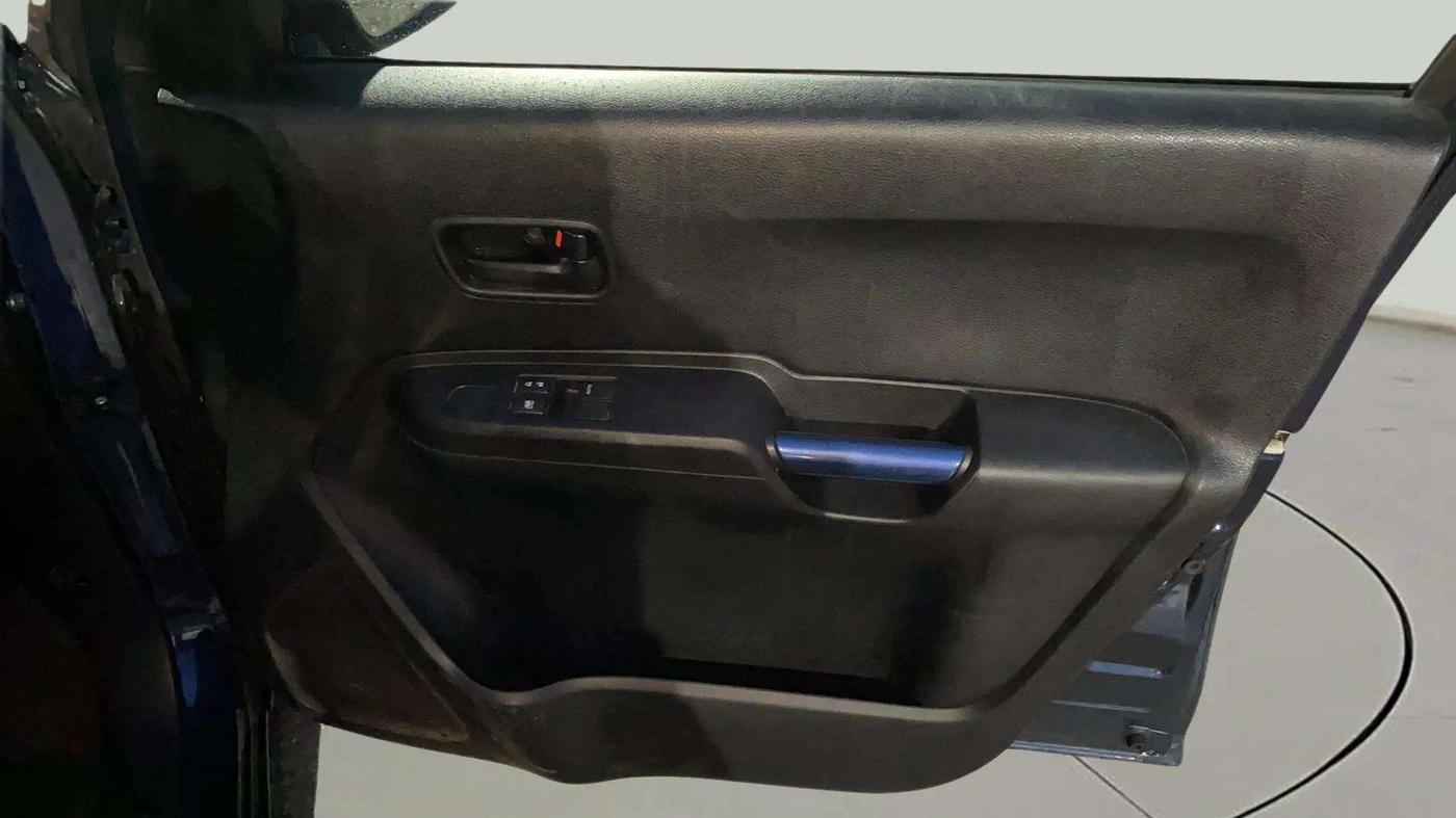 2022 Maruti IGNIS SIGMA 1.2, Petrol, Manual, 62,330 km, Driver Side Door Panels Control