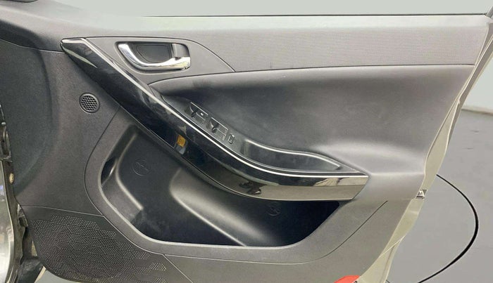 2023 Tata NEXON FEARLESS + S P MT, Petrol, Manual, 12,616 km, Driver Side Door Panels Control