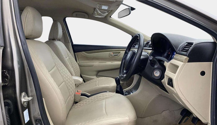 2021 Maruti Ciaz SIGMA 1.5 SHVS MT  PETROL, Petrol, Manual, 35,590 km, Right Side Front Door Cabin