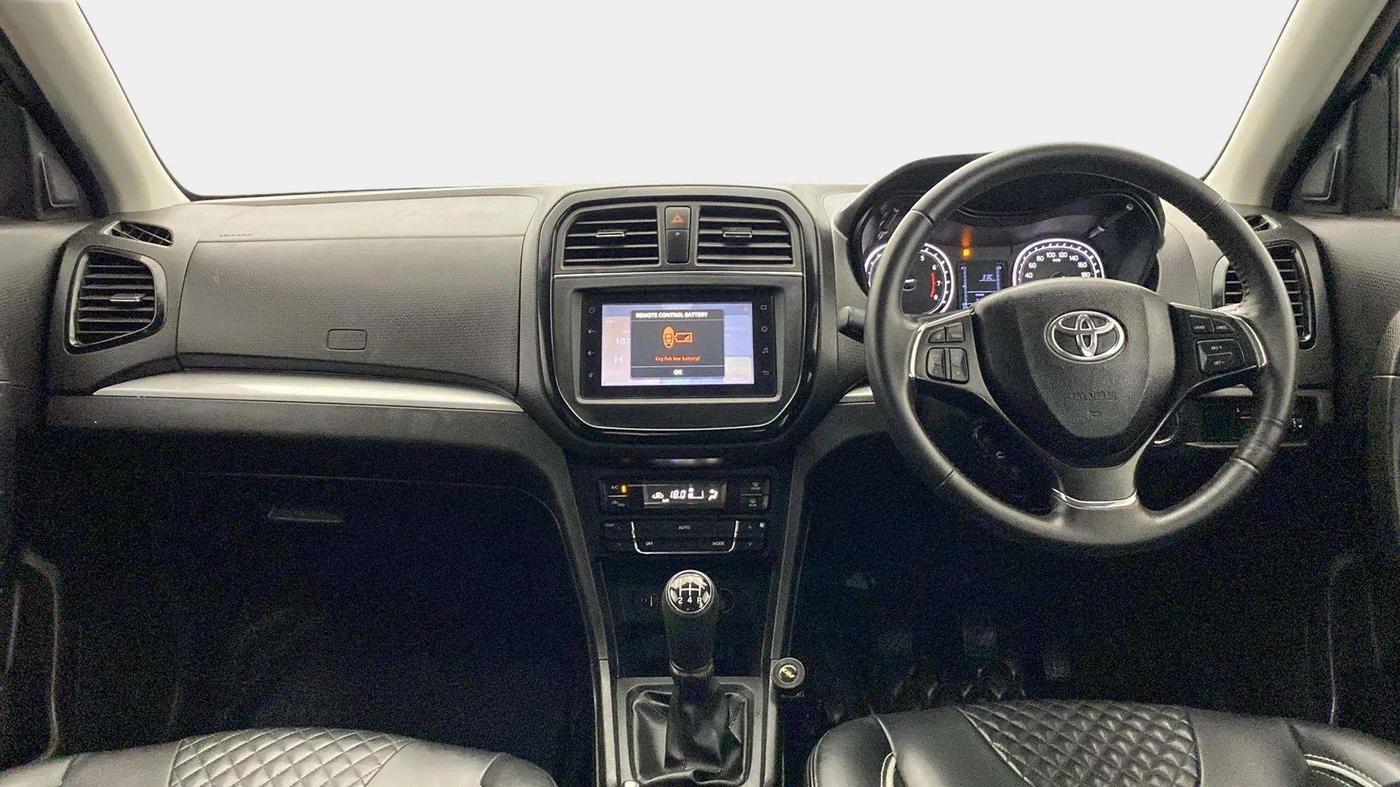 2022 Toyota URBAN CRUISER PREMIUM GRADE MT DUAL TONE, Petrol, Manual, 32,923 km, Dashboard