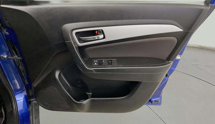 2022 Toyota URBAN CRUISER PREMIUM GRADE MT DUAL TONE, Petrol, Manual, 32,923 km, Driver Side Door Panels Control