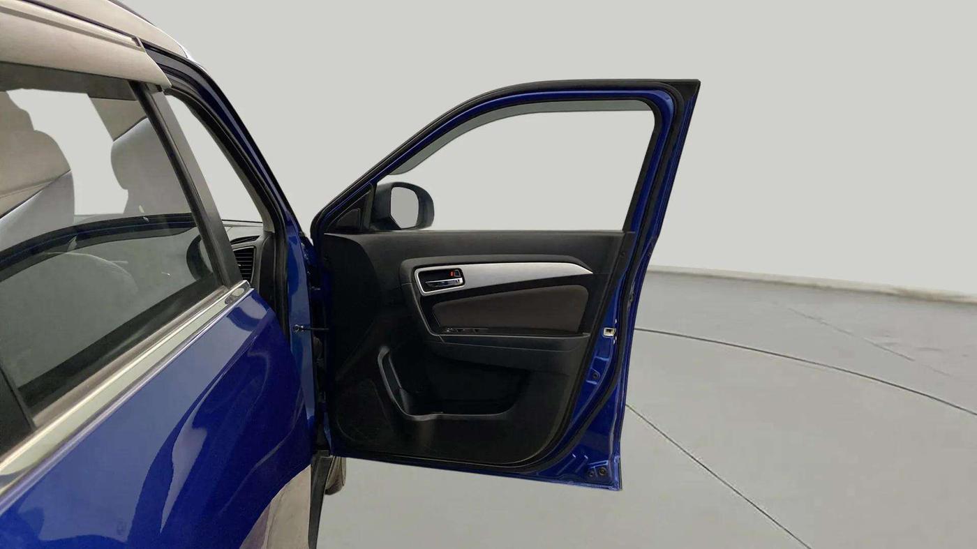2022 Toyota URBAN CRUISER PREMIUM GRADE MT DUAL TONE, Petrol, Manual, 32,923 km, RHS Front Door