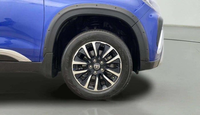 2022 Toyota URBAN CRUISER PREMIUM GRADE MT DUAL TONE, Petrol, Manual, 32,923 km, Right Front Wheel