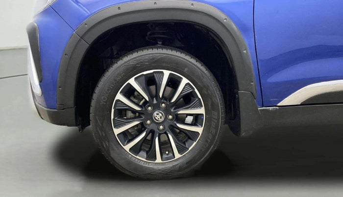 2022 Toyota URBAN CRUISER PREMIUM GRADE MT DUAL TONE, Petrol, Manual, 32,923 km, Left Front Wheel