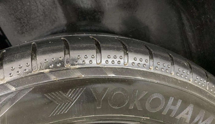 2022 Toyota URBAN CRUISER PREMIUM GRADE MT DUAL TONE, Petrol, Manual, 32,923 km, Right Rear Tyre Tread