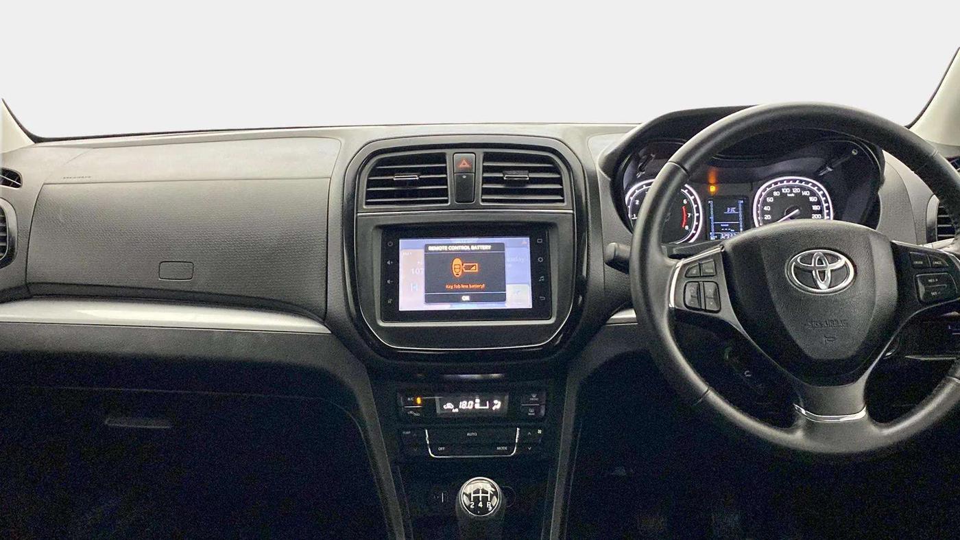 2022 Toyota URBAN CRUISER PREMIUM GRADE MT DUAL TONE, Petrol, Manual, 32,923 km, Air Conditioner