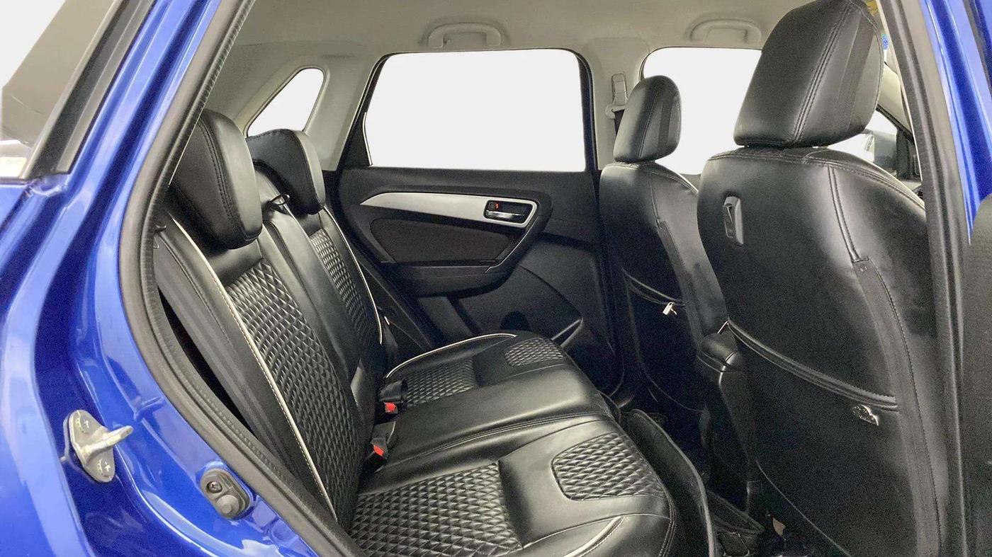 2022 Toyota URBAN CRUISER PREMIUM GRADE MT DUAL TONE, Petrol, Manual, 32,923 km, Right Side Rear Door Cabin