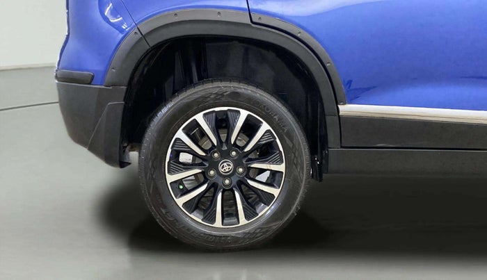2022 Toyota URBAN CRUISER PREMIUM GRADE MT DUAL TONE, Petrol, Manual, 32,923 km, Right Rear Wheel