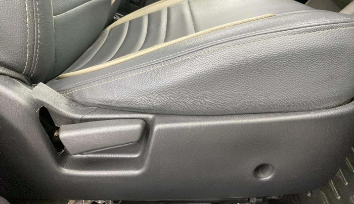 2018 Maruti Alto K10 LXI, Petrol, Manual, 34,283 km, Driver Side Adjustment Panel