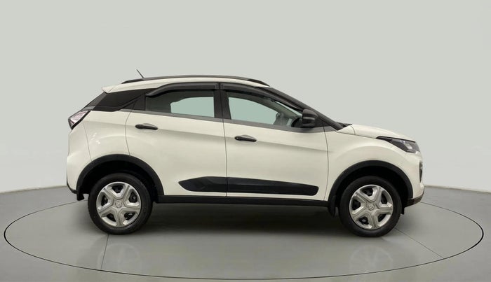 2022 Tata NEXON XM SUNROOF PETROL, Petrol, Manual, 40,715 km, Right Side View