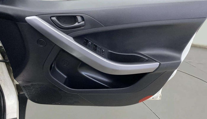 2022 Tata NEXON XM SUNROOF PETROL, Petrol, Manual, 40,715 km, Driver Side Door Panels Control