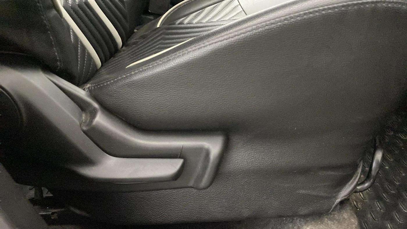 2019 Maruti IGNIS DELTA 1.2, Petrol, Manual, 46,439 km, Driver Side Adjustment Panel