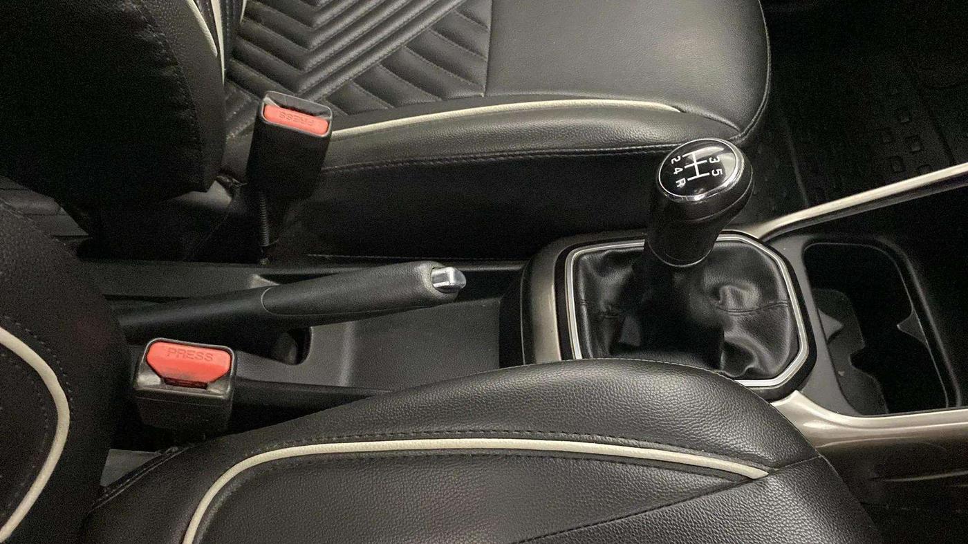 2019 Maruti IGNIS DELTA 1.2, Petrol, Manual, 46,439 km, Gear Lever