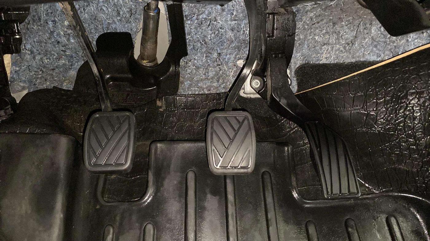 2023 Maruti BREZZA ZXI S-CNG, CNG, Manual, 37,665 km, Pedals