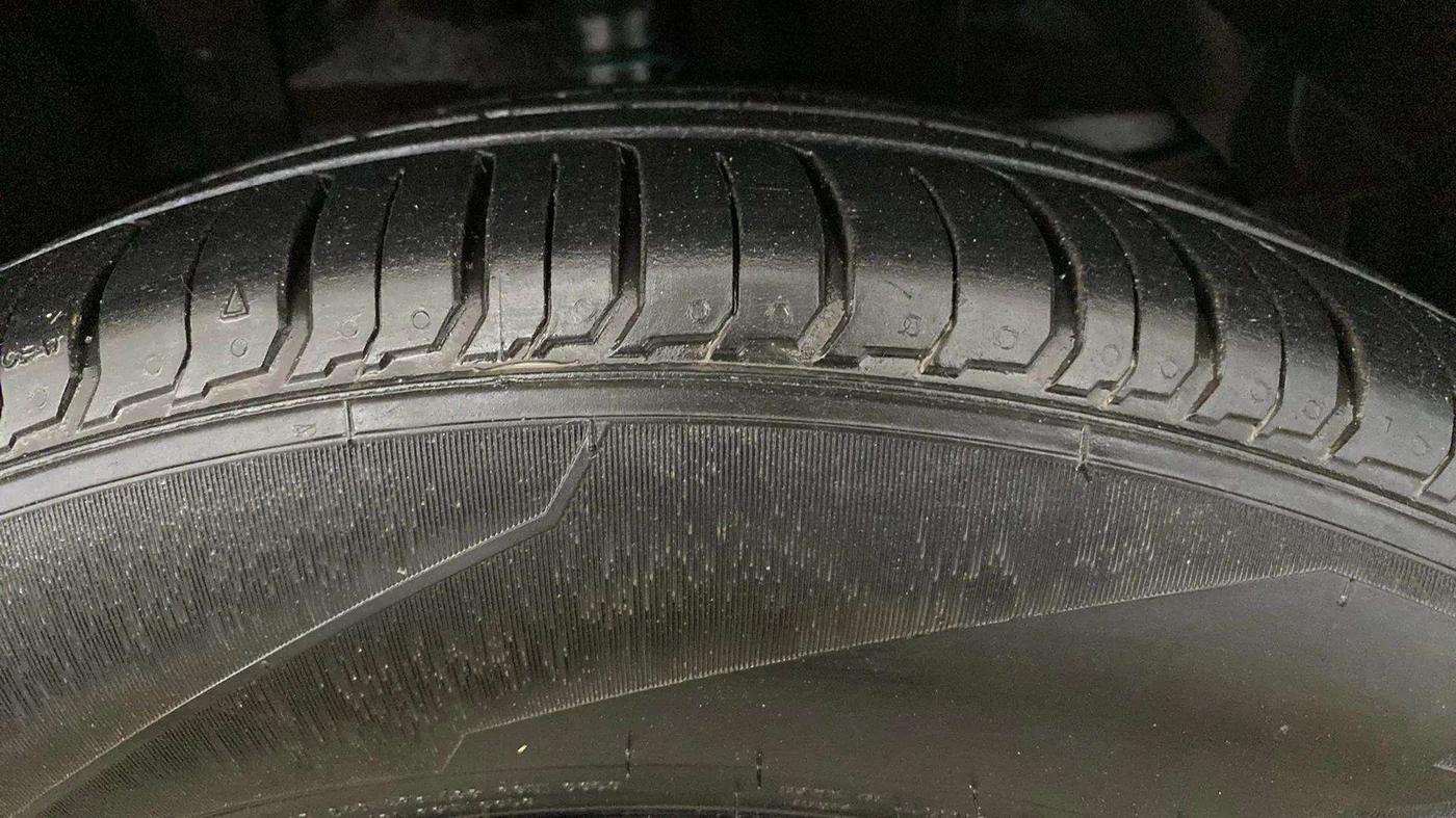 2023 Maruti BREZZA ZXI S-CNG, CNG, Manual, 37,665 km, Right Front Tyre Tread