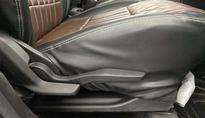 2023 Maruti BREZZA ZXI S-CNG, CNG, Manual, 37,519 km, Driver Side Adjustment Panel