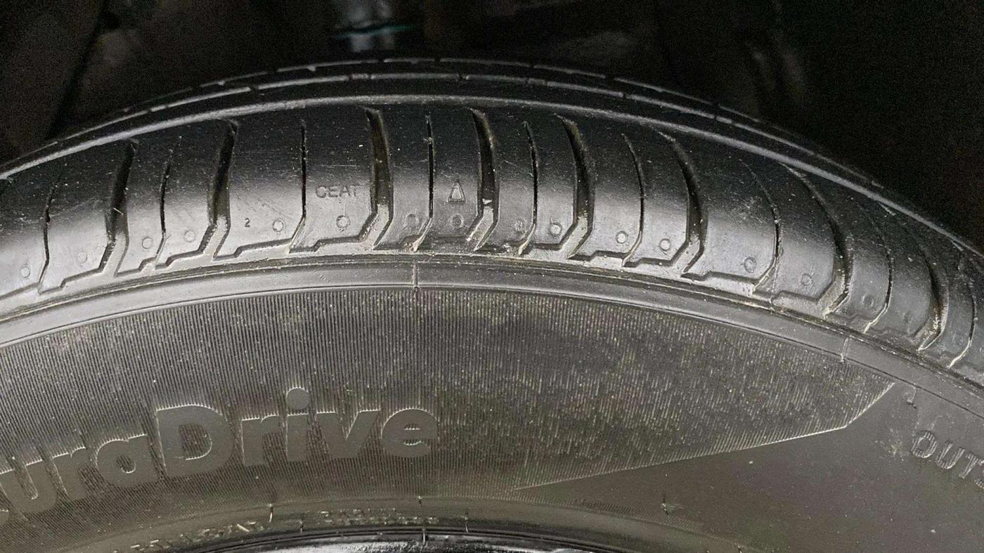 2023 Maruti BREZZA ZXI S-CNG, CNG, Manual, 37,665 km, Left Front Tyre Tread