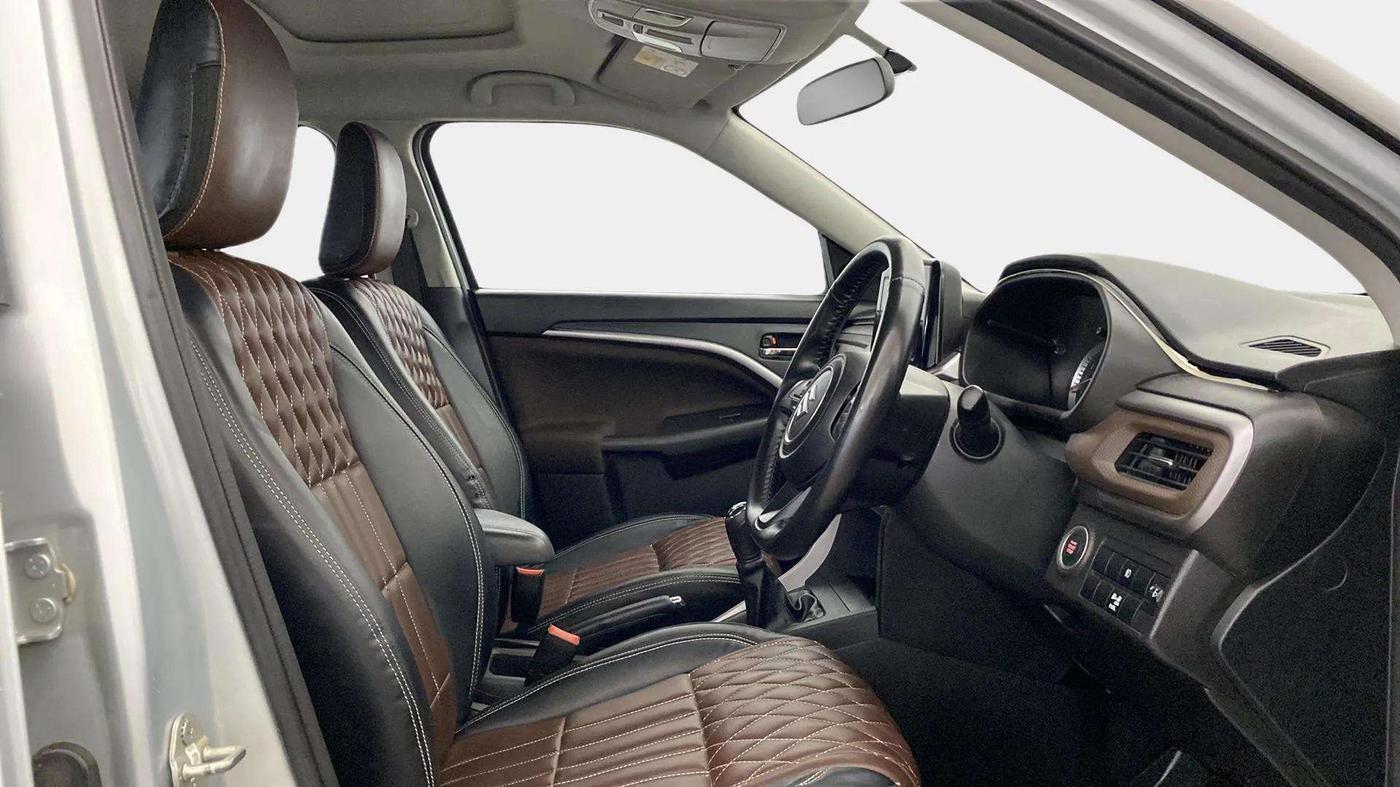 2023 Maruti BREZZA ZXI S-CNG, CNG, Manual, 37,665 km, Right Side Front Door Cabin