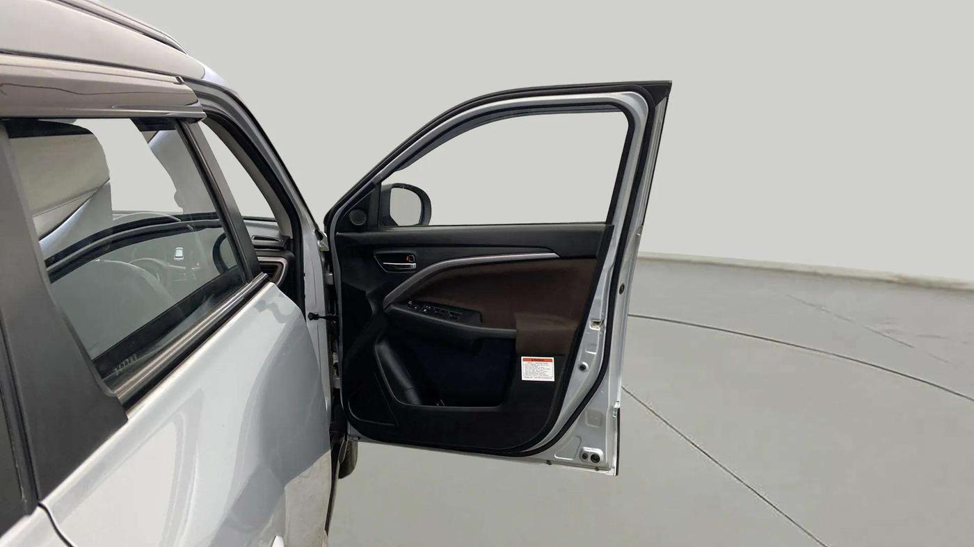2023 Maruti BREZZA ZXI S-CNG, CNG, Manual, 37,665 km, RHS Front Door