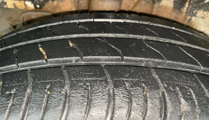 2018 Hyundai Elite i20 ASTA 1.2  CVT, Petrol, Automatic, 60,933 km, Right Rear Tyre Tread