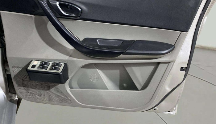 2018 Tata Tiago XE PETROL, Petrol, Manual, 46,784 km, Driver Side Door Panels Control