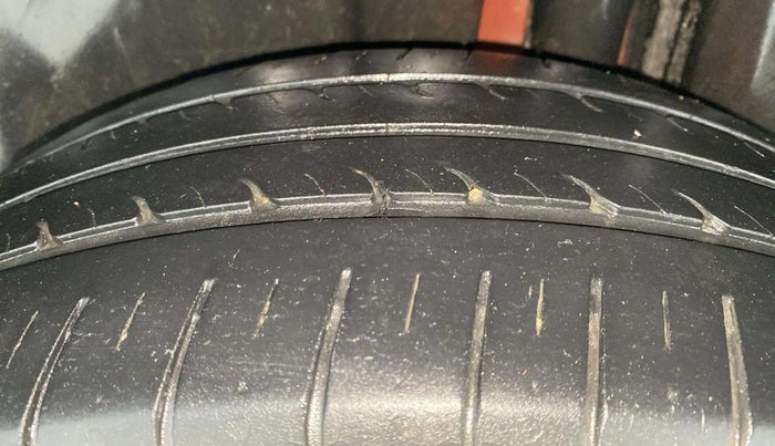 2016 Maruti Ciaz ZXI AT, Petrol, Automatic, 86,973 km, Left Rear Tyre Tread