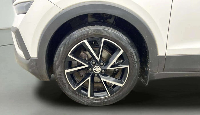2023 Skoda KUSHAQ AMBITION 1.0L TSI AT, Petrol, Automatic, 28,979 km, Left Front Wheel