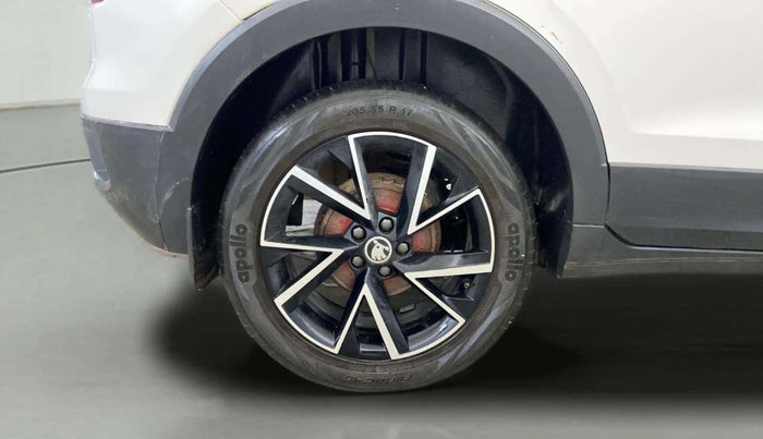 2023 Skoda KUSHAQ AMBITION 1.0L TSI AT, Petrol, Automatic, 28,979 km, Right Rear Wheel