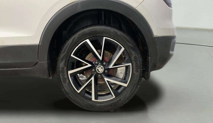 2023 Skoda KUSHAQ AMBITION 1.0L TSI AT, Petrol, Automatic, 28,979 km, Left Rear Wheel
