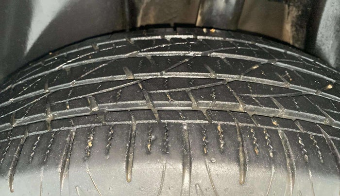 2018 Jeep Compass SPORT 1.4 PETROL, Petrol, Manual, 27,624 km, Left Rear Tyre Tread