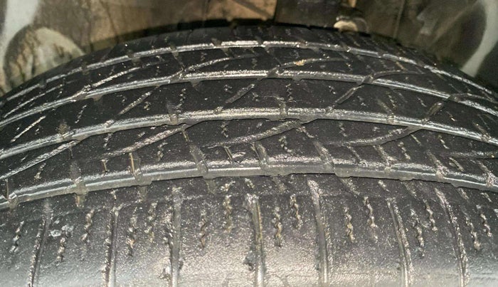 2018 Jeep Compass SPORT 1.4 PETROL, Petrol, Manual, 27,624 km, Left Front Tyre Tread
