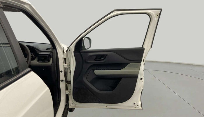 2023 Tata PUNCH ADVENTURE RHYTHM PACK AMT, Petrol, Automatic, 17,492 km, RHS Front Door