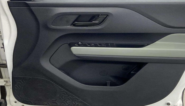 2023 Tata PUNCH ADVENTURE RHYTHM PACK AMT, Petrol, Automatic, 17,492 km, Driver Side Door Panels Control
