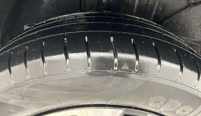 2021 Tata PUNCH CREATIVE  MT, CNG, Manual, 39,695 km, Right Rear Tyre Tread