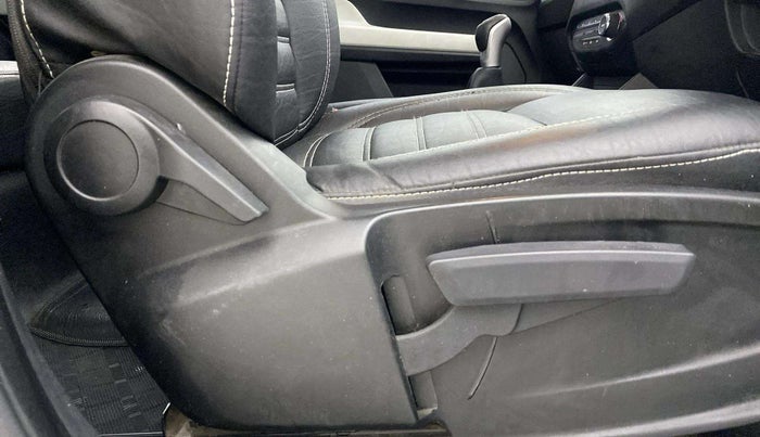 2021 Tata PUNCH CREATIVE  MT, CNG, Manual, 39,695 km, Driver Side Adjustment Panel