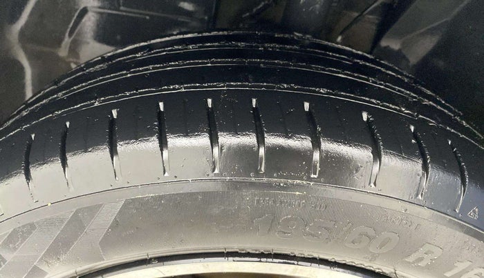 2021 Tata PUNCH CREATIVE  MT, CNG, Manual, 39,695 km, Left Front Tyre Tread