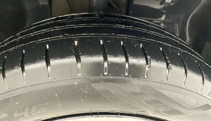 2021 Tata PUNCH CREATIVE  MT, CNG, Manual, 39,695 km, Right Front Tyre Tread