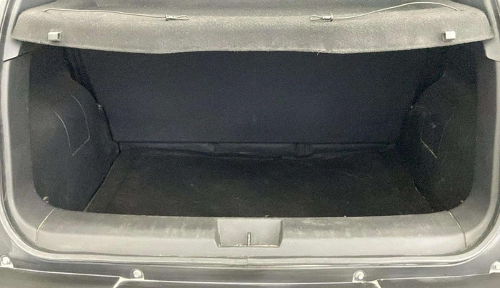 2023 Nissan MAGNITE XL, Petrol, Manual, 35,719 km, Boot Inside