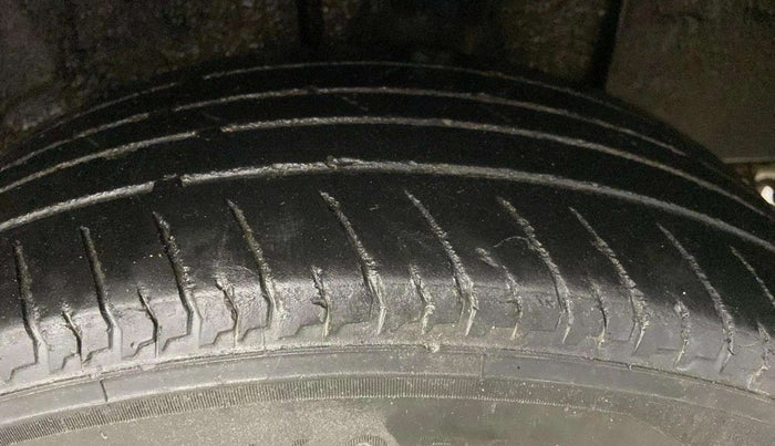 2023 Nissan MAGNITE XL, Petrol, Manual, 35,719 km, Left Rear Tyre Tread
