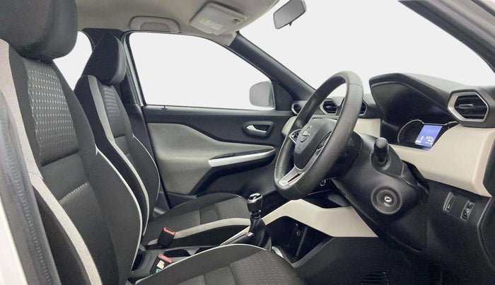 2023 Nissan MAGNITE XL, Petrol, Manual, 35,719 km, Right Side Front Door Cabin
