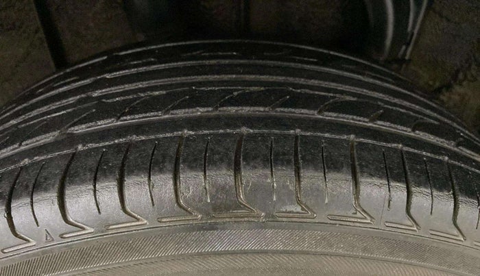 2023 Nissan MAGNITE XL, Petrol, Manual, 35,719 km, Right Rear Tyre Tread