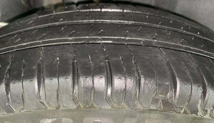 2020 Maruti Swift VXI, Petrol, Manual, 22,945 km, Right Rear Tyre Tread