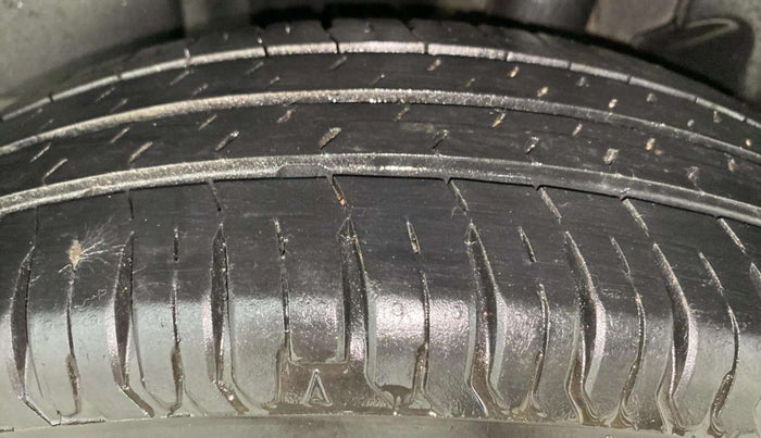2020 Maruti Swift VXI, Petrol, Manual, 22,945 km, Left Rear Tyre Tread
