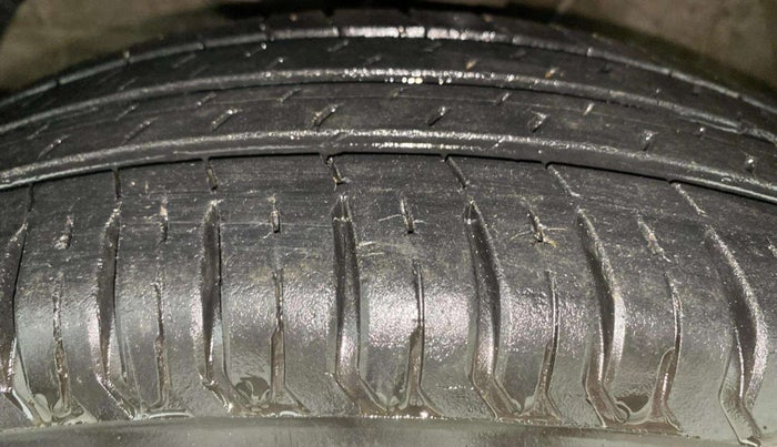 2020 Maruti Swift VXI, Petrol, Manual, 22,945 km, Left Front Tyre Tread