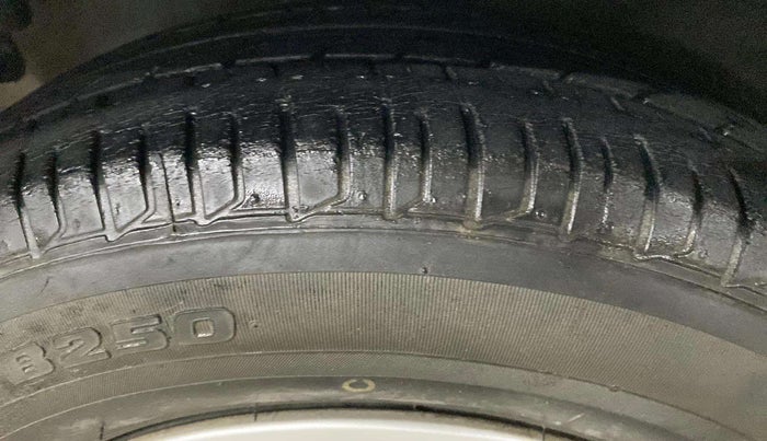 2013 Hyundai i10 MAGNA 1.2, Petrol, Manual, 68,274 km, Left Rear Tyre Tread